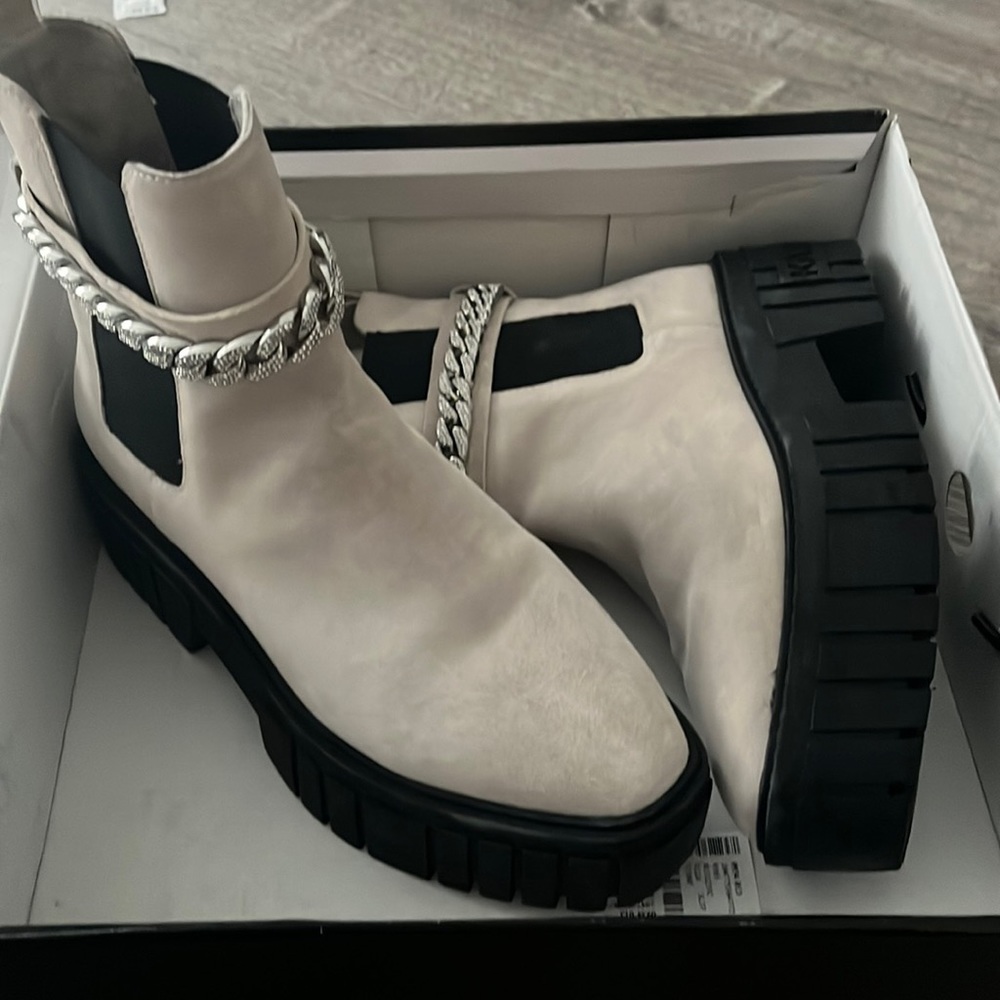 Karl Lagerfeld Paris Riza Boots